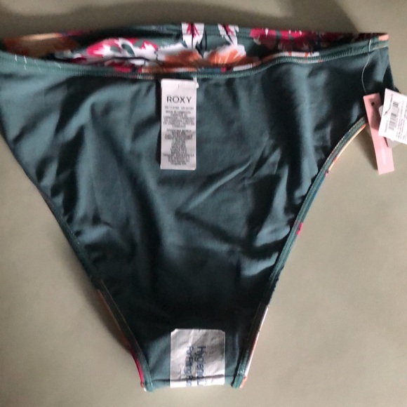 NWT ROXY swimsuit bottom size M to L - Picture 7 of 10